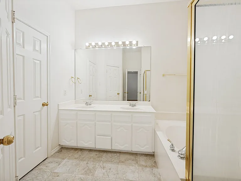 8809 Sunset Trace Dr — Photo 8