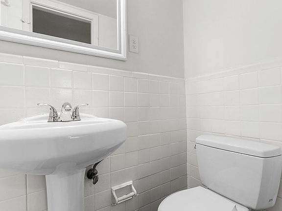 3rd image of 805 Montgomery Hwy #807