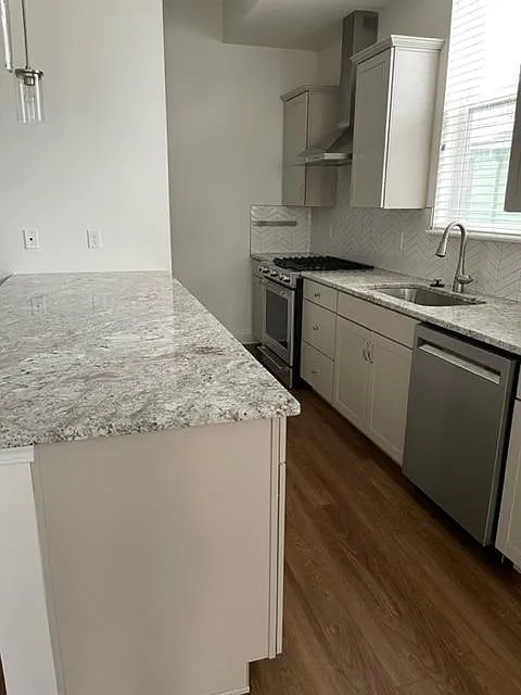 2 bed, 2.5 bath, 1690 sqft, $2,750 — Photo 3