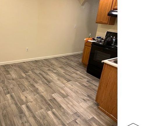 2nd image of 132 E Cactus St