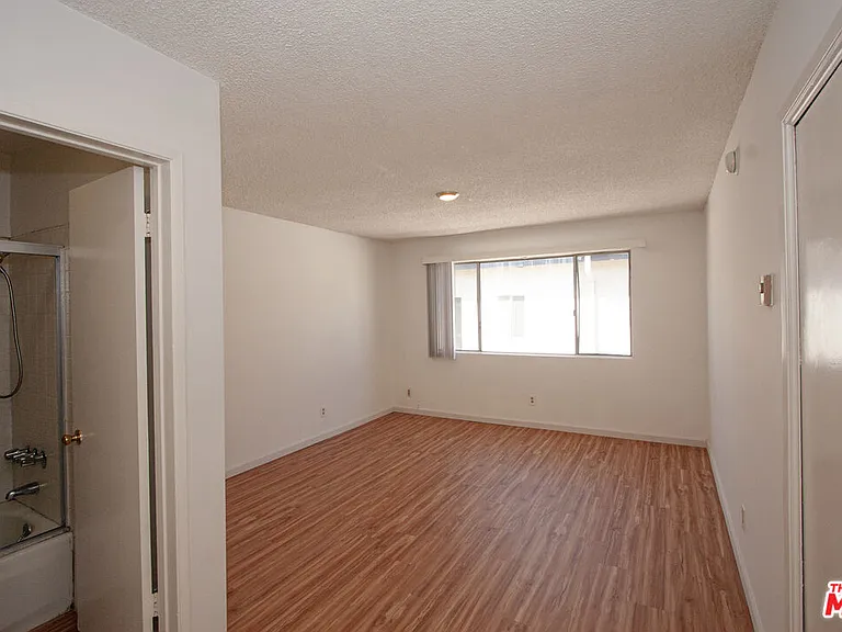 11515 Ohio Ave #5A — Photo 2
