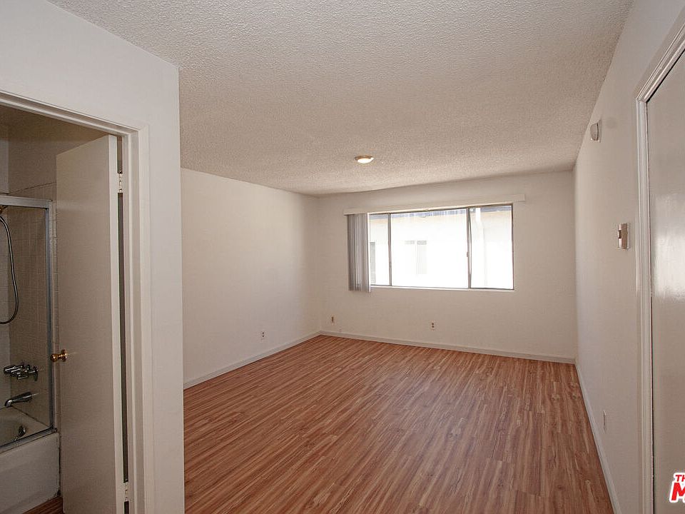 2nd image of 11515 Ohio Ave APT 5A