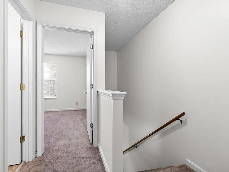 Baltimore Drive - 1731 — Photo 14