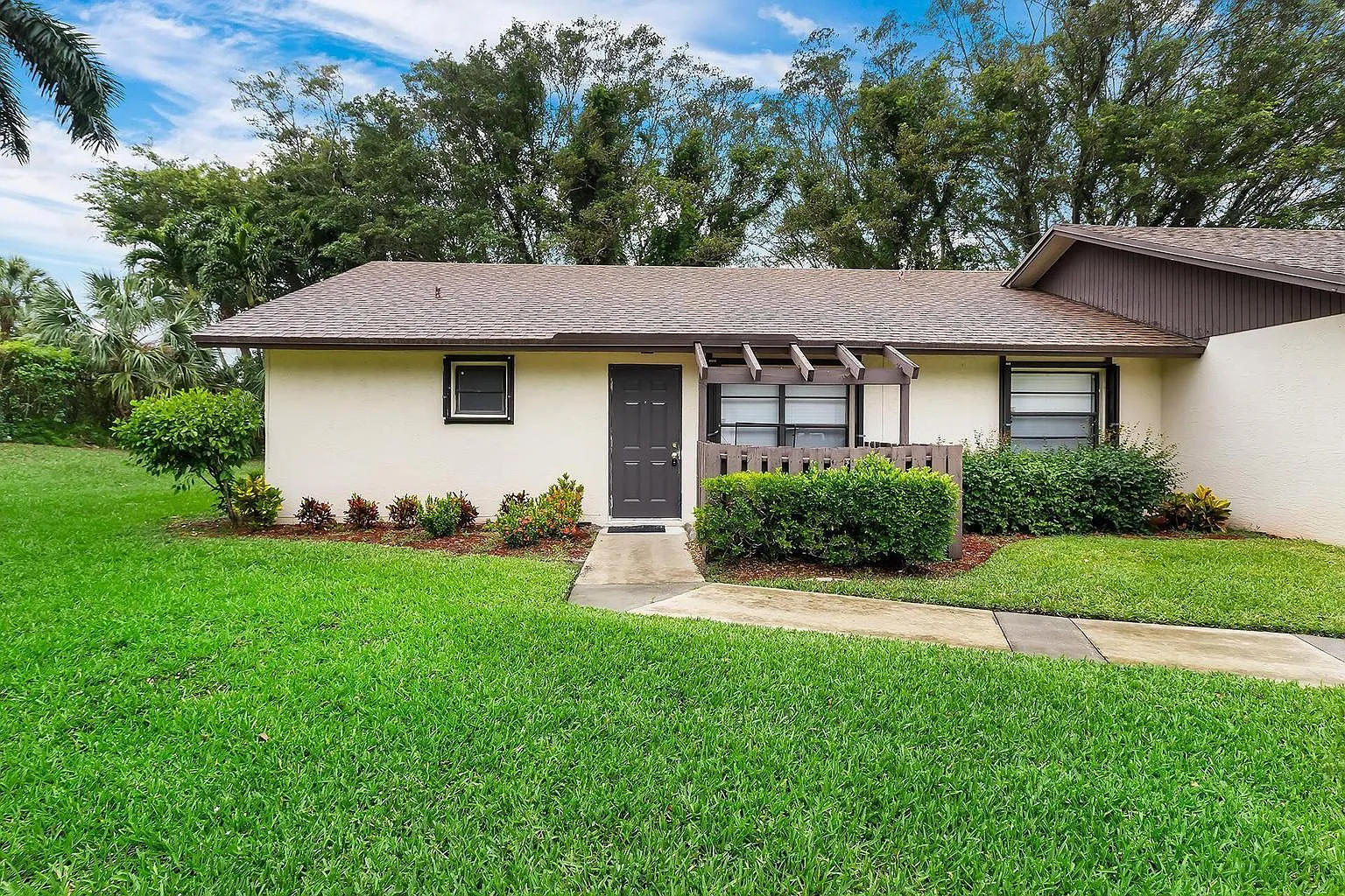 3 bed, 1187 sqft, $2,700 — Photo 2