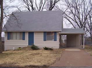 30 Park Dr, Saint Charles, MO 63303