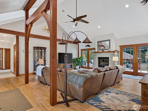 4th image of 11059 Carmichael Lane