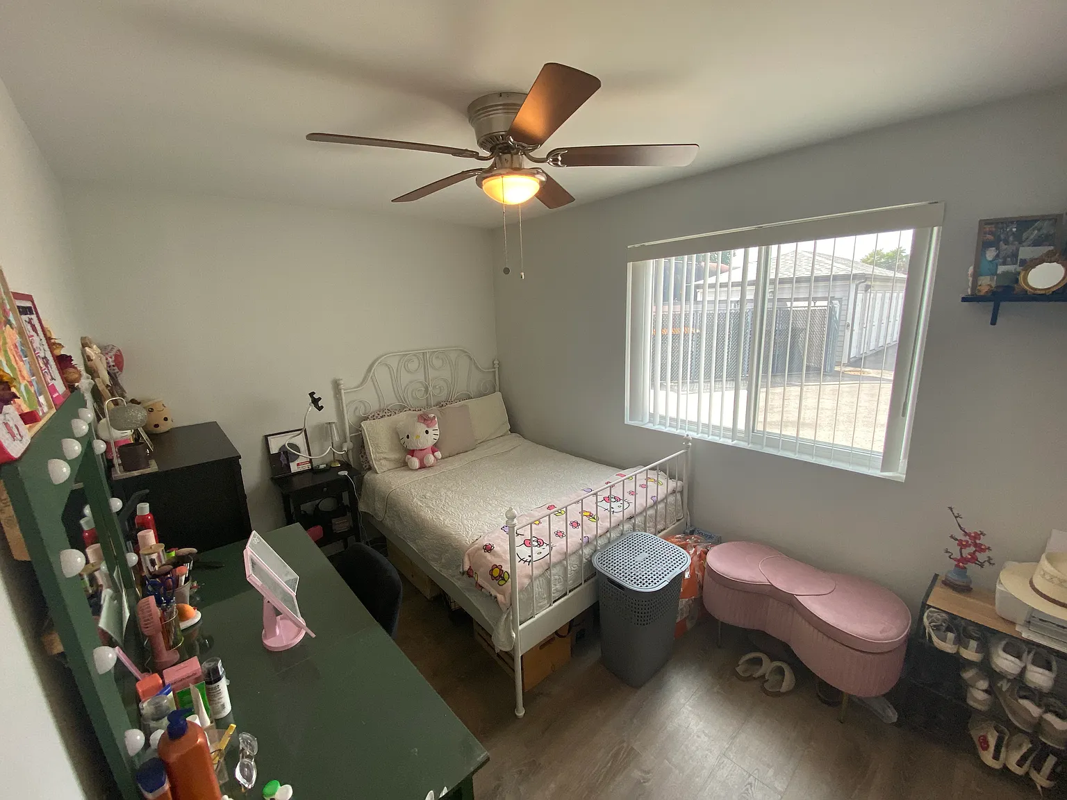 5366 S Laramie Ave — Photo 2