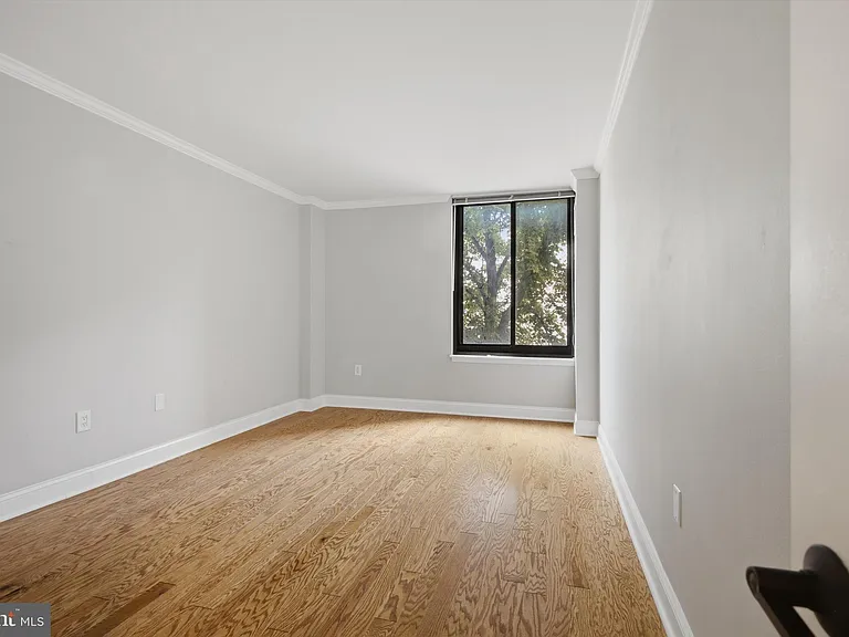 1301 20th St NW #306 — Photo 12