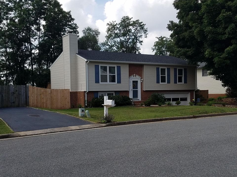 1st image of 5919 Old Manor Dr