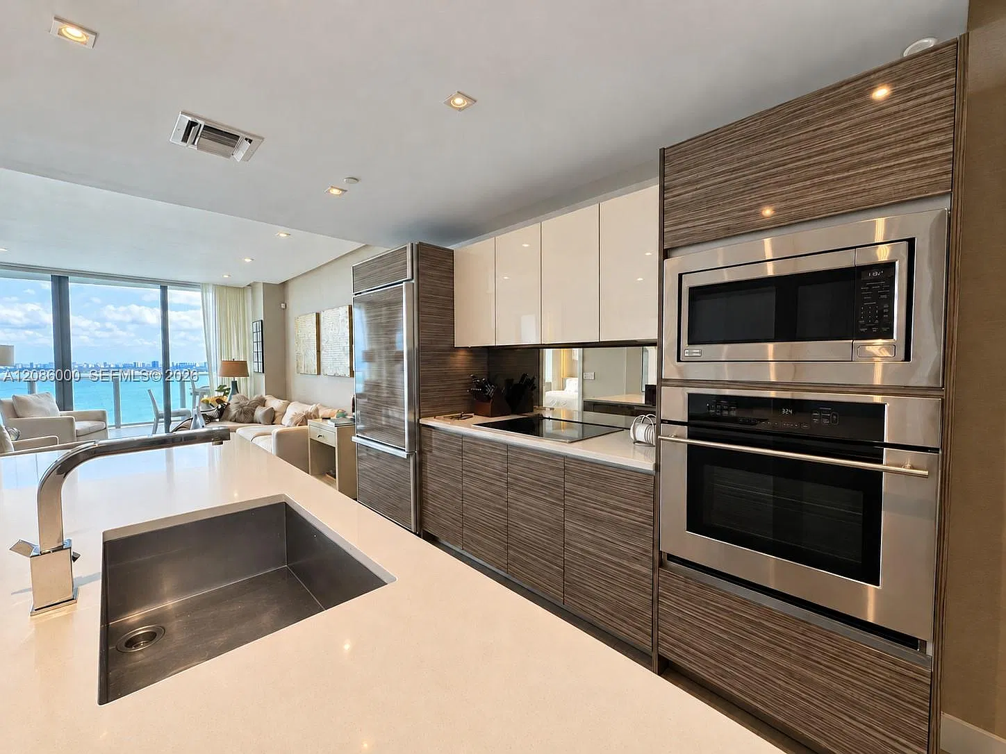 Icon Bay Condo — Photo 4