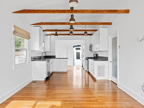3rd image of 6217 Poppy Peak Dr