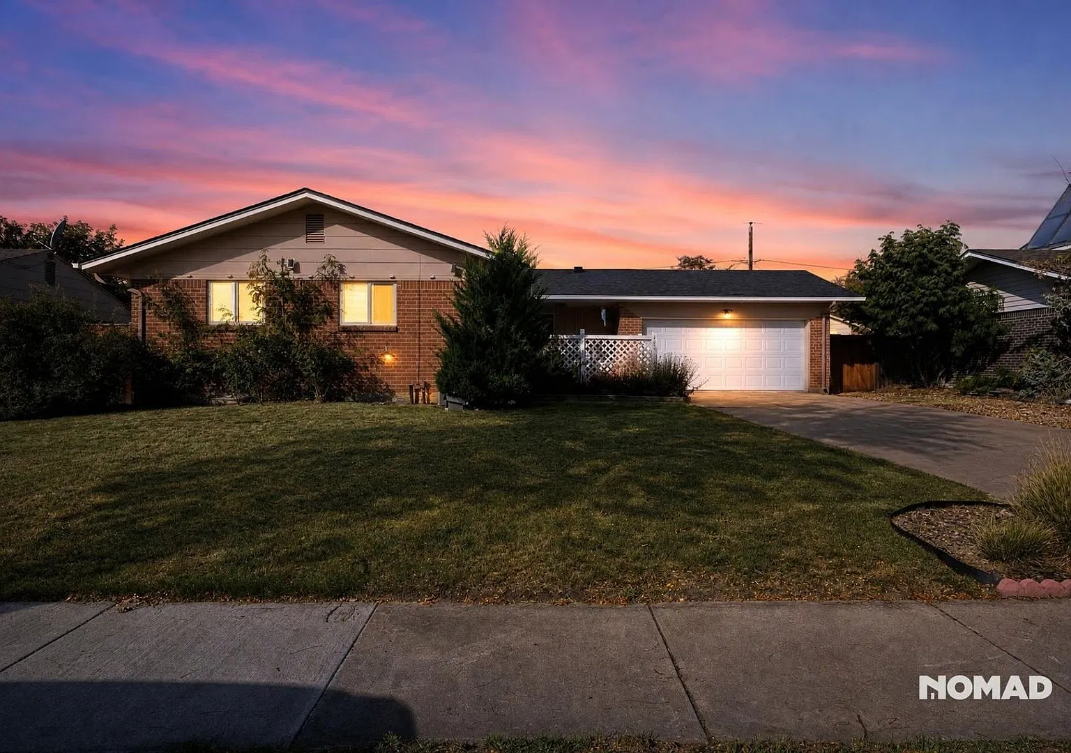 Spacious 3BR House in Aurora — Photo 1