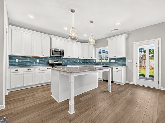 4th image of 432 Lakeview Way #271