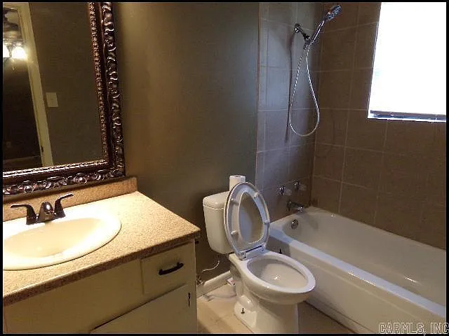 3405 Malloy St — Photo 11