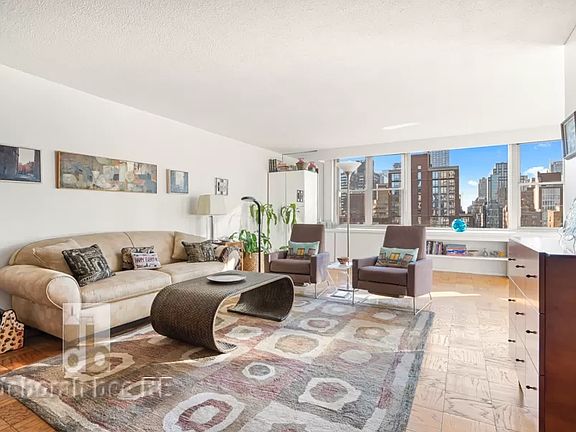 3rd image of 137 E 36th St #18G