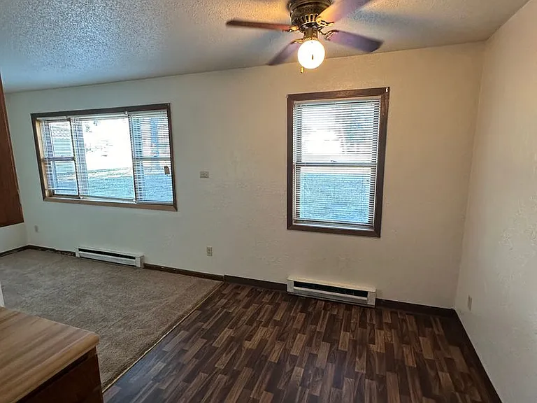 107 Brown Ave S — Photo 4