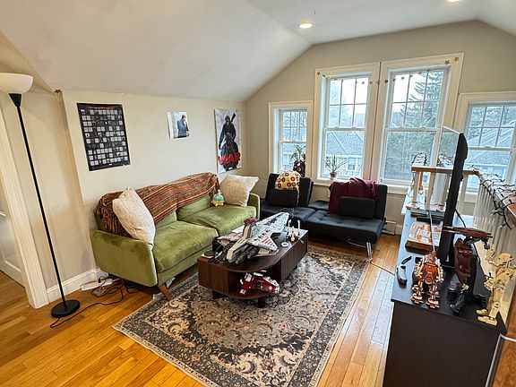 3rd image of 27 Crosby Rd #3