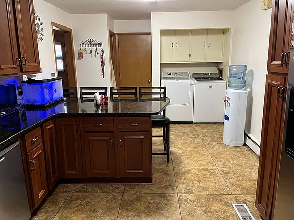 5th image of 10 Lincoln Ct