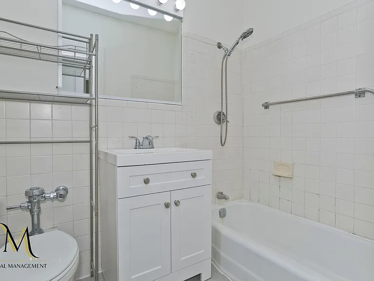 140 Chestnut St — Photo 14