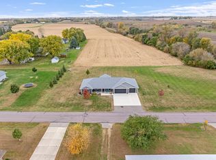 305 Harrison St, Welcome, MN 56181