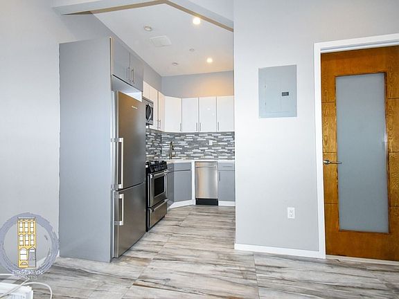3rd image of 1310 Pacific St #3R