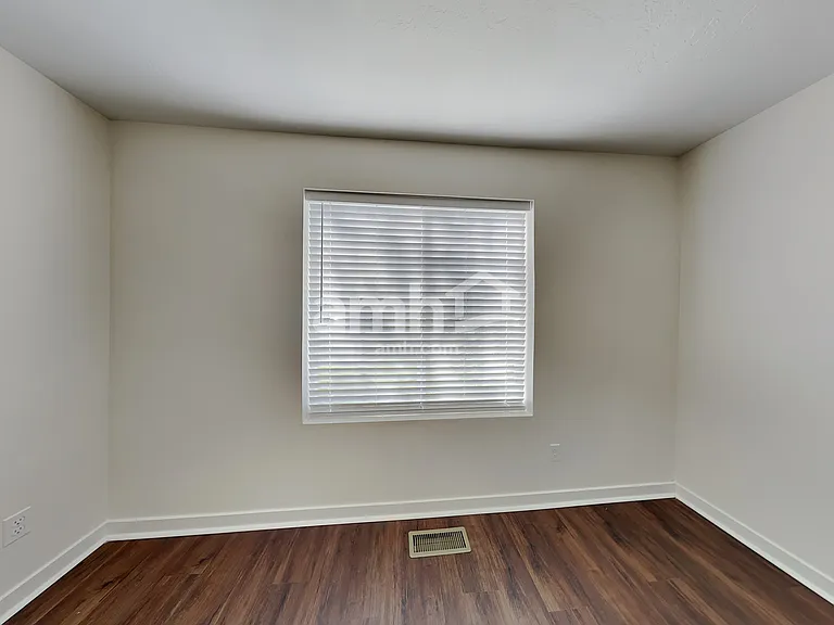 754 N Scotney Ave — Photo 13