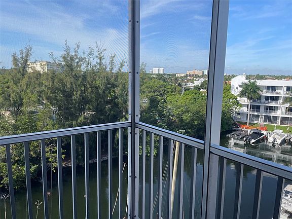 4th image of 3660 NE 166th St APT 615
