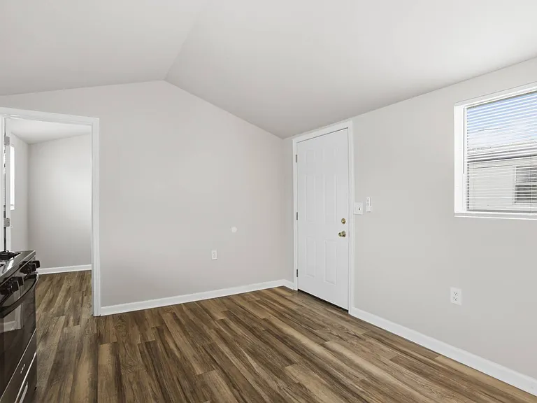 22600 Middlebelt Rd #D13 — Photo 4