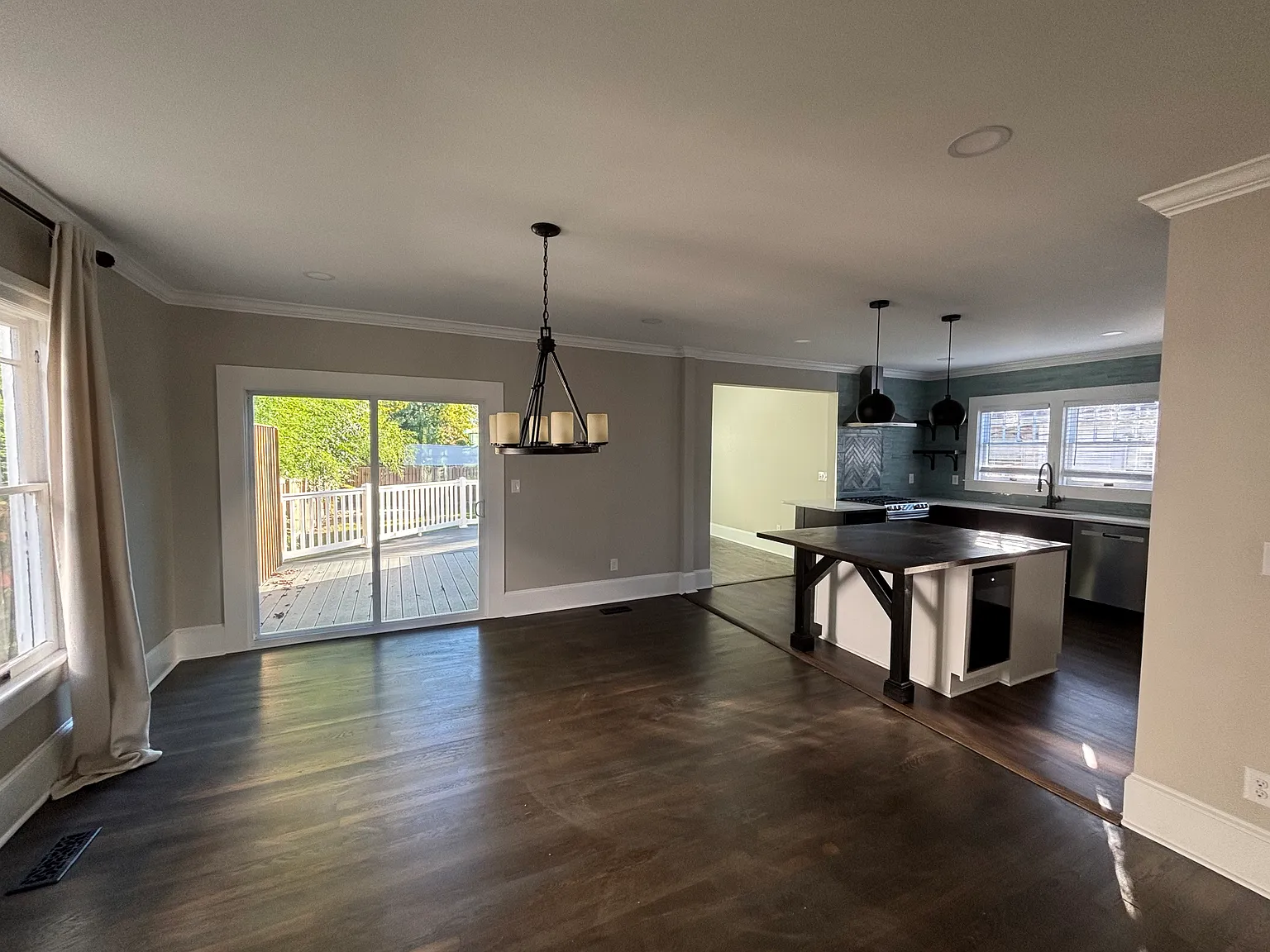 3 bed, 2.5 bath, 1884 sqft, $3,750 — Photo 4
