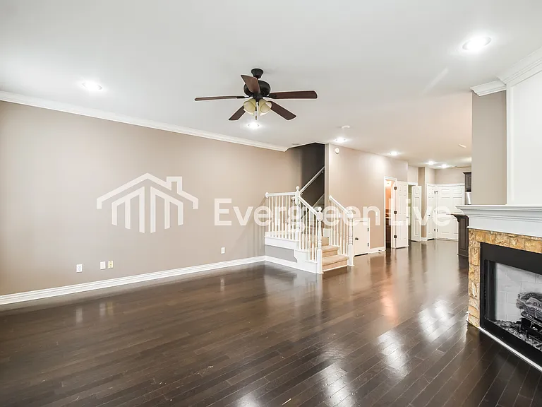 4162 W Bradstreet Ln — Photo 5