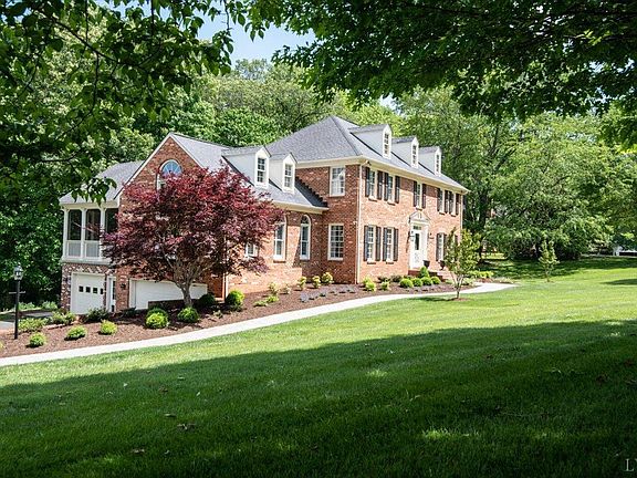 2nd image of 1928 Royal Oak Dr