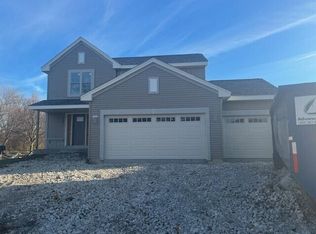 1076 Ridgeway Dr LOT 10, Pewaukee, WI 53072