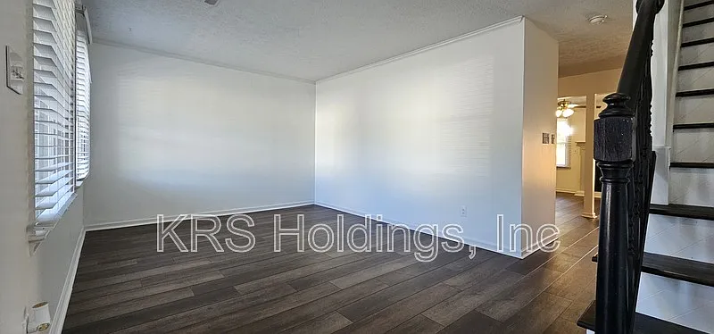 2 bed, 2.5 bath, 1396 sqft, $1,895 — Photo 3