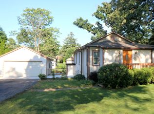 3116 Cedar Ter, Island Lake, IL 60042