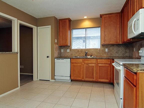 5th image of 11311 Terrebone Dr