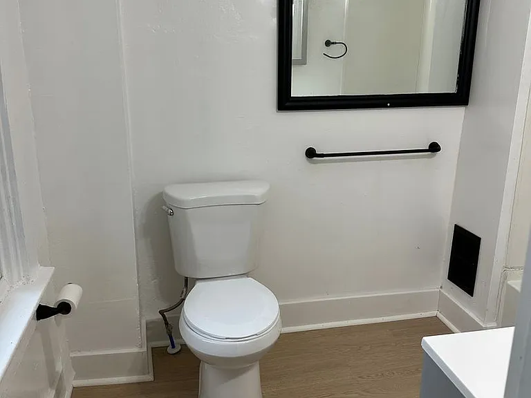 412 Locust St — Photo 12