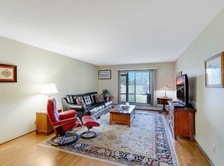 35 Nathan Ln N APT 107, Plymouth, MN 55441