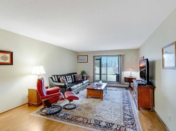 35 Nathan Ln N APT 107, Plymouth, MN 55441