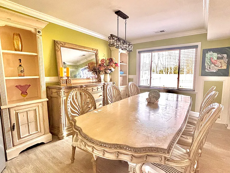 15 Manors Dr — Photo 3