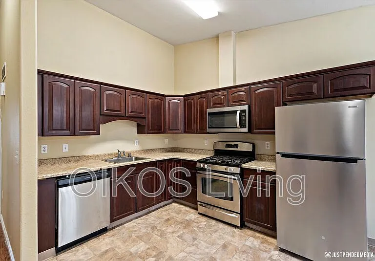 2700 McRae Rd #7 — Photo 1
