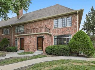 8345 Somerset Dr, Prairie Village, KS 66207