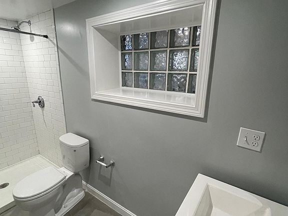 5th image of 85 Moreland St