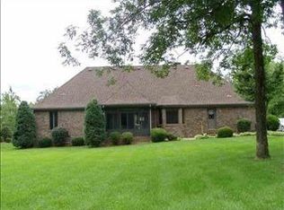 121 Matthew Dr, Paducah, KY 42001