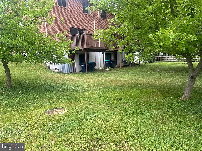 100 Conway Ct — Photo 6