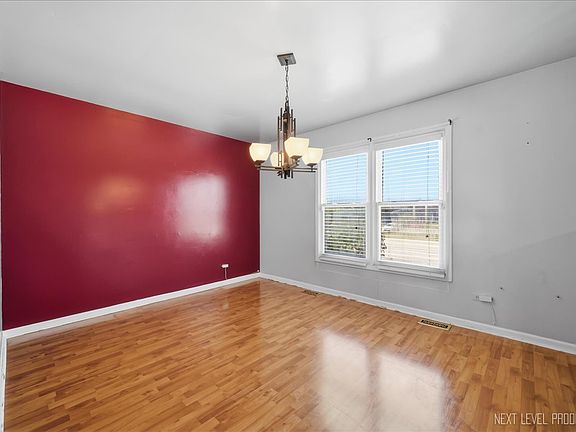 3rd image of 3125 Shagbark Ln