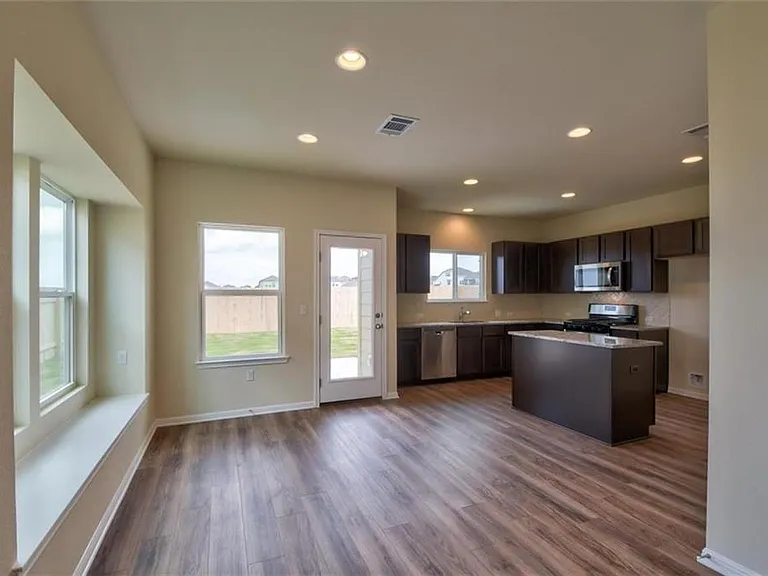 10324 Bankhead Dr — Photo 8