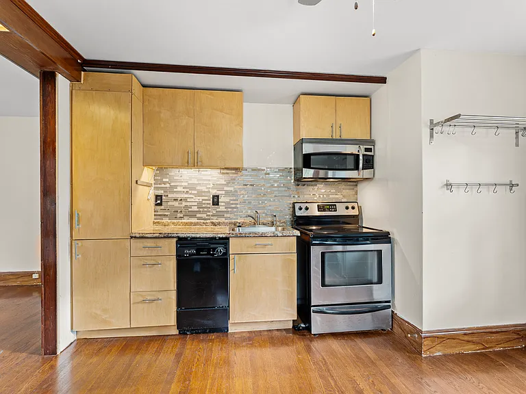 43 Liszt St #2A — Photo 9