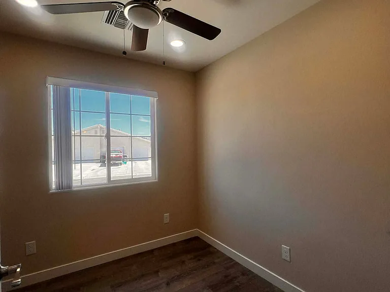396 Riverfront Dr — Photo 49