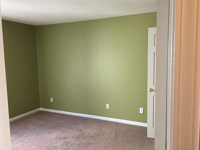 6075 Pattingham Dr — Photo 5
