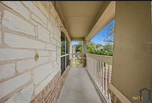 728 Olaf Dr — Photo 4